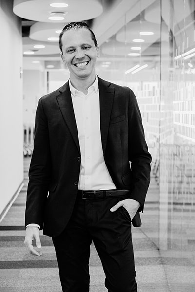 Hans Gysel sonriendo